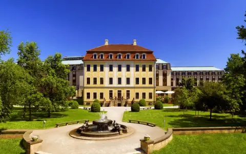 Bilderberg Bellevue Dresden: Luxus & Canaletto-Blick an der Elbe