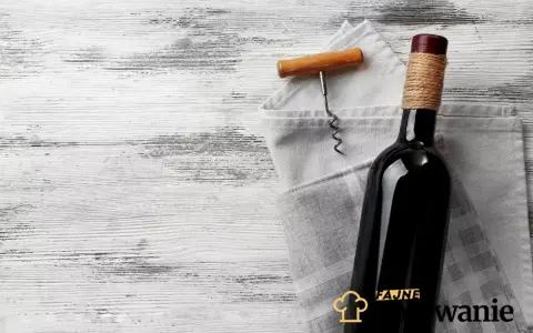 Otwórz wino: z korkociągiem, bez i gdy korek się złamie