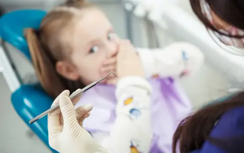 Dziecko nie chce otworzyć ust u dentysty? Mamy rozwiązania!