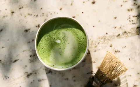 Matcha Latte: Smak, zdrowie i przepis. Czy zastąpi kawę?