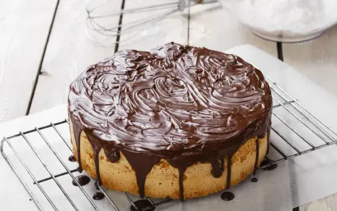 Śmietana do ganache: 30% czy 36%? Zrób idealną polewę!
