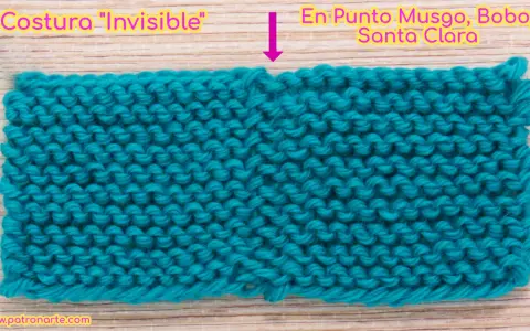 Muestra de tejido en punto musgo, con una costura "invisible" en el centro. El punto bobo, también conocido como punto Santa Clara, se logra tejiendo todas las vueltas del derecho.