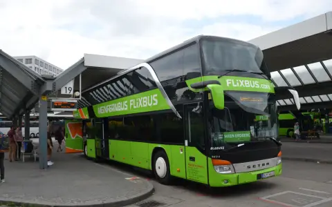 Flixbus w Rzymie: Gdzie wysiąść? Przewodnik po Tiburtina i Anagnina
