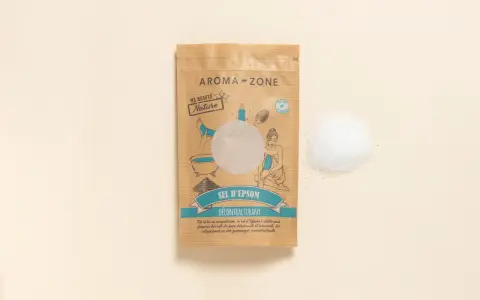 Sachet de sel d'Epsom Aroma-Zone, idéal pour des bains délassants. Découvrez les bienfaits du sel d'Epsom pour une relaxation profonde.