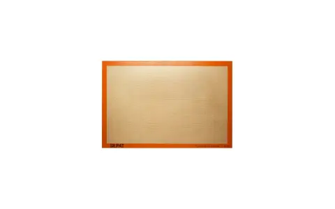 Silpat, una alfombrilla de silicona para hornear, es esencial para repostería perfecta.