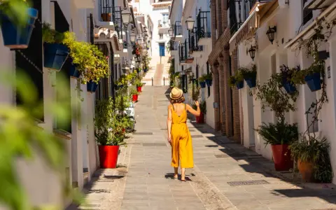 Viajar solo por España: Descubre tu aventura, seguro y libre