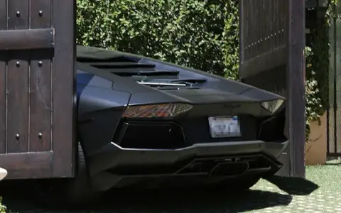 Kim Kardashian i jej luksusowy Lamborghini Aventador dla Kanye Westa