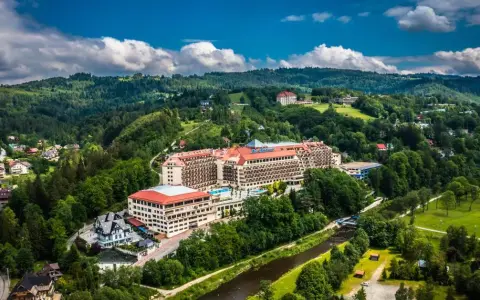 Hotel Gołębiewski: Ceny noclegów, co w cenie? Uniknij ukrytych kosztów!