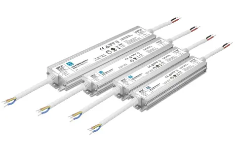 Zasilacze LED w różnych rozmiarach, pomocne przy pytaniu jak dobrać transformator do LED.