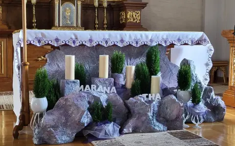 Jak udekorować kościół na Adwent? Praktyczny przewodnik