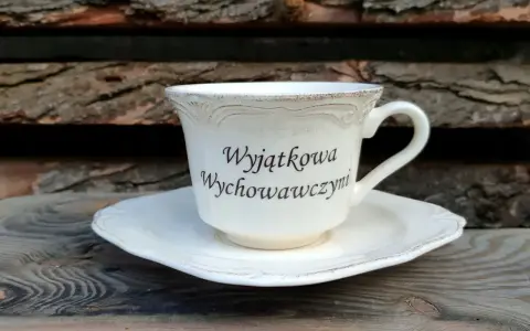 Pomysły na prezenty dla wychowawczyni na Mikołaja, które zachwycą