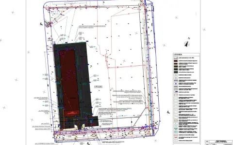 Plan zagospodarowania terenu z zaznaczonym zgłoszeniem pracy geodezyjnej, infrastrukturą podziemną i naziemną.
