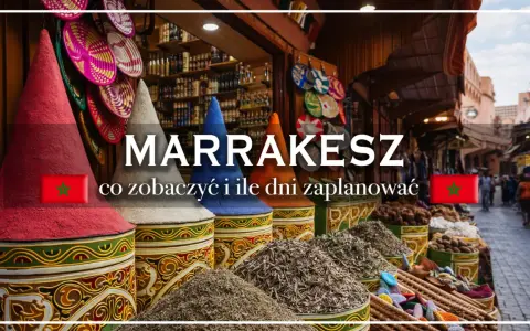 Kolorowe stoiska z przyprawami i koszami na targu w Marrakeszu. Odkryj marrakesz atrakcje i zaplanuj niezapomnianą podróż.