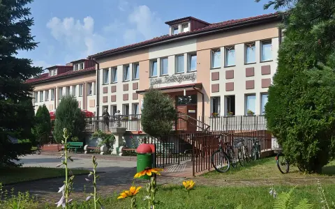 Sanatorium w Horyńcu-Zdroju oferuje wypoczynek w otoczeniu zieleni. Dostępne rowery zachęcają do zwiedzania okolicy.