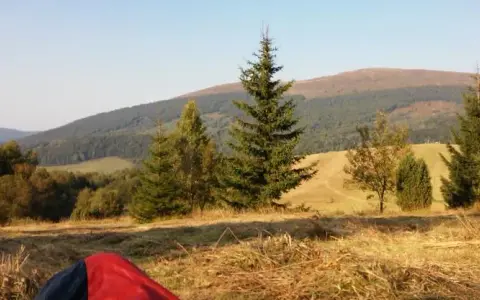 Bacówka PTTK pod Małą Rawką - idealne miejsce na wypoczynek w Bieszczadach