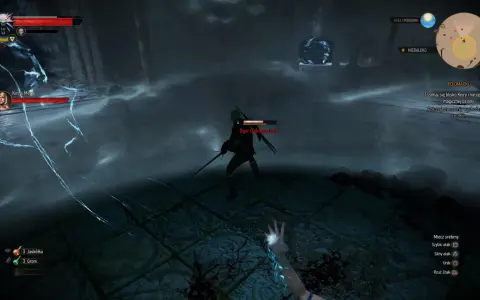 Geralt walczy z Ogarami Dzikiego Gonu w mrocznej lokacji, podczas gdy Keira Metz rzuca zaklęcia. To polowanie na czarownice w Wiedźminie 3.