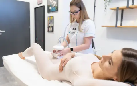 Endermologia: Co to jest? Odkryj gładką skórę i wymodeluj sylwetkę