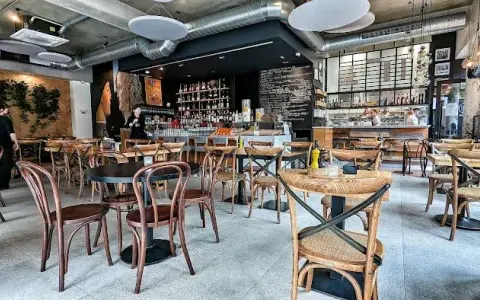 Gdzie zjeść we Wrocławiu? Odkryj najlepsze restauracje i smaki