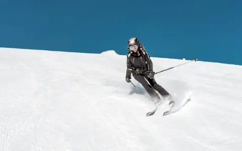 Narty z Krakowa: Wybierz idealny stok! Porady, ceny, dojazd.
