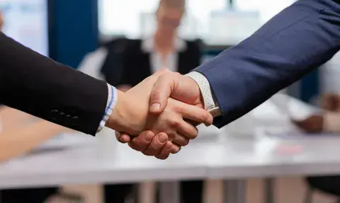 Jak negocjować cenę mieszkania z deweloperem? Poradnik 2026