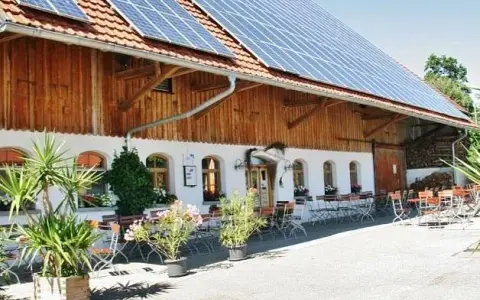 Leonhardt's Stall-Besen: Schwäbische Küche im Kuhstall | Einzigartig