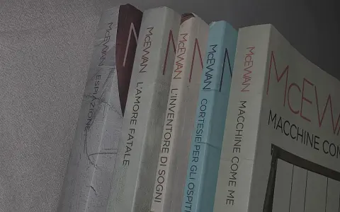 I **ian mcewan migliori libri** in italiano: "Espiazione", "L'amore fatale", "L'inventore di sogni", "Cortesi per gli ospiti", "Macchine come me".