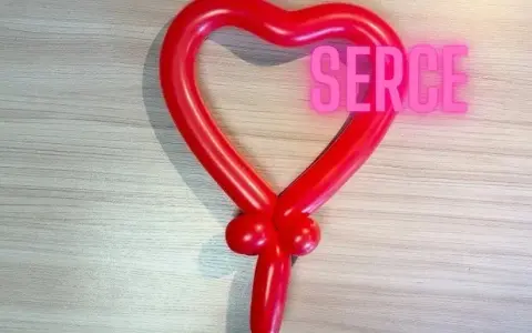 Serce z balonów na wesele: Prosty poradnik DIY, efekt zachwyca!