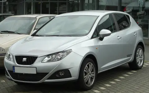 Seat Ibiza IV: Pojemność baku (45L), zasięg, rezerwa i problemy