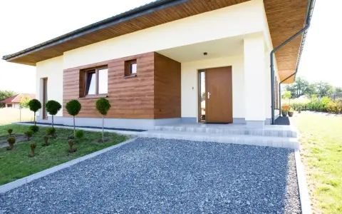 Czym malować elewację kornik, aby uzyskać trwały efekt?
