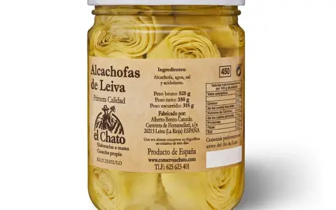 Tarro de cristal con corazones de alcachofa en conserva, marca "El Chato", producto de España.