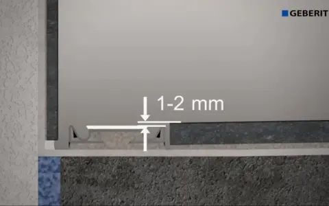 Schemat montażu odpływu liniowego Geberit. Kluczowe jest zachowanie spadku 1-2 mm.