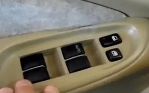Panel de control de elevalunas del coche. Aprende como reparar interruptor de elevalunas para que funcionen perfectamente.