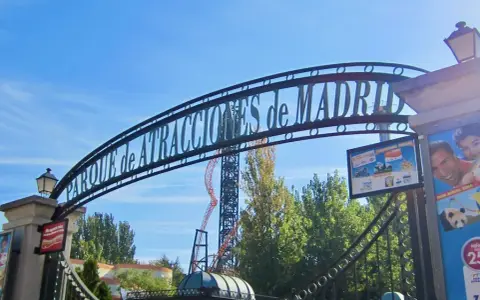 Tu Guía del Parque de Atracciones Madrid: Precios, Zonas y Trucos