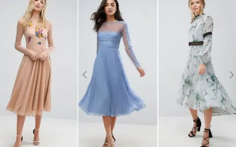 Tre abiti eleganti per un matrimonio a dicembre: uno color pesca con ricami floreali, uno azzurro con plissettatura e pizzo, e uno a fantasia floreale con maniche lunghe.