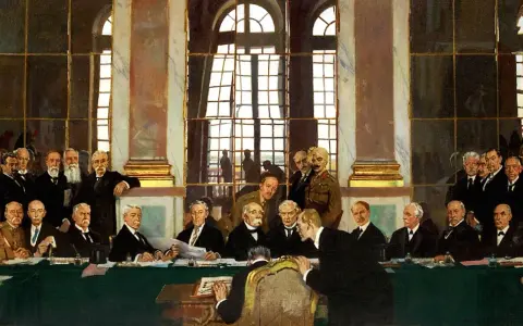 Podpisanie traktatu wersalskiego, które miało dalekosiężne skutki dla Europy. Mężczyźni w garniturach i mundurach siedzą przy zielonym stole.