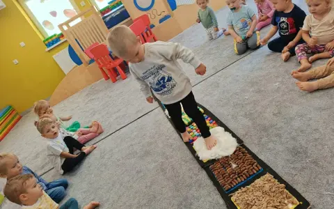 Zajęcia sensoryczne dla dzieci: Klucz do harmonijnego rozwoju