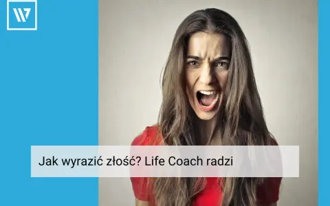 Kobieta krzyczy, pokazując, jak wyrażać złość. Life coach podpowiada, jak radzić sobie z emocjami.