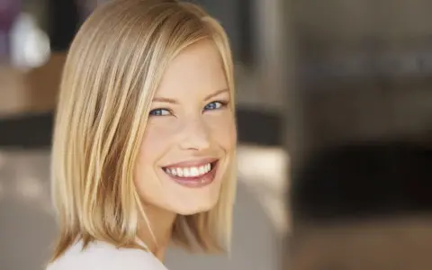 Perfekte Frisuren für glattes Haar: Ihr Guide zu Glanz & Volumen