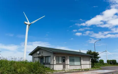 Ile kosztuje budowa elektrowni wiatrowej? Poznaj ukryte wydatki i oszczędności