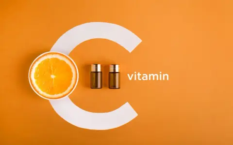 Witaj w świecie witaminy C! Zadbaj o siebie przed piciem alkoholu, sięgając po naturalne wsparcie.