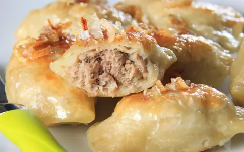 Pierogi ruskie czy z mięsem? Porównanie, które rozwieje wątpliwości