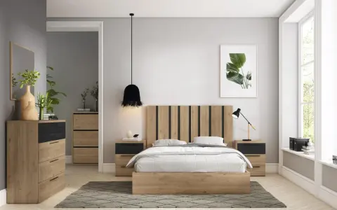 Habitación moderna con cama de madera, mesitas de noche, cómoda y alfombra de diseño. Varios tipos de alfombras se ven en la imagen, aportando calidez.