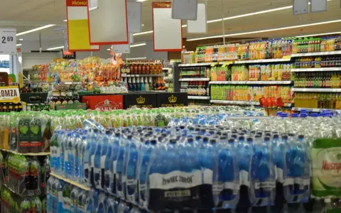 Znane marki napojów: odkryj, które są najpopularniejsze w Polsce