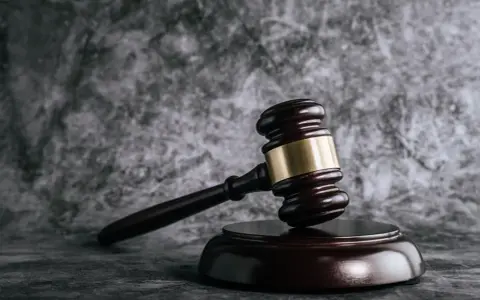 Jak przebiega rozprawa o ubezwłasnowolnienie - kluczowe etapy i wyzwania