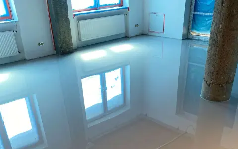 Ile kosztuje wylanie posadzki? Sprawdź ceny i ważne czynniki