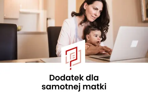 Samotna matka z dzieckiem przy laptopie, szuka informacji o zasiłku dla samotnej matki.