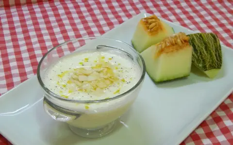 La sopa de melón con yogur perfecta: trucos y receta fácil
