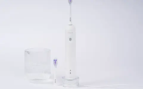 Szczoteczka soniczna czy elektryczna? Wybierz idealną dla siebie!