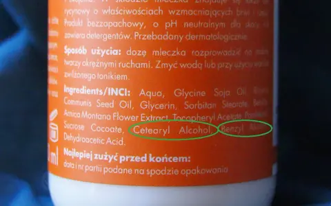 Składniki INCI: Aqua, Glycine Soja Oil, Ricinus Communis Seed Oil, Glycerin, Sorbitan Stearate, Arnica Montana Flower Extract, Tocopheryl Acetate, Panthenol, Sucrose Cocoate, Cetearyl Alcohol, Benzyl Alcohol, Dehydroacetic Acid.