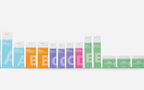 Una linea completa di prodotti per i passaggi skincare: detergenti, tonici, scrub, maschere e creme per ogni esigenza.